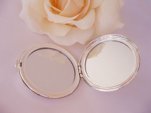 Timeless Mirror Holder – Crystal Edition #0181