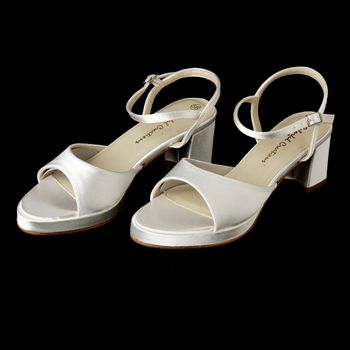 Colorful Creations 41130 Dyeable Shoes 25